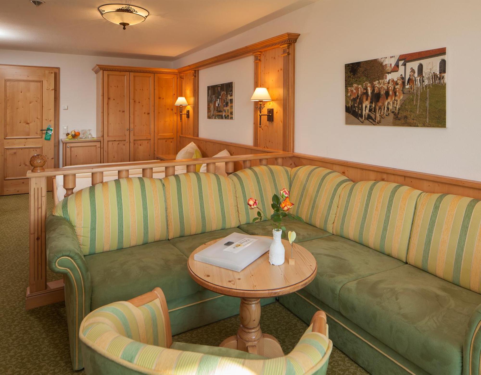 Haflingerhof Hotel Rosshaupten Room photo